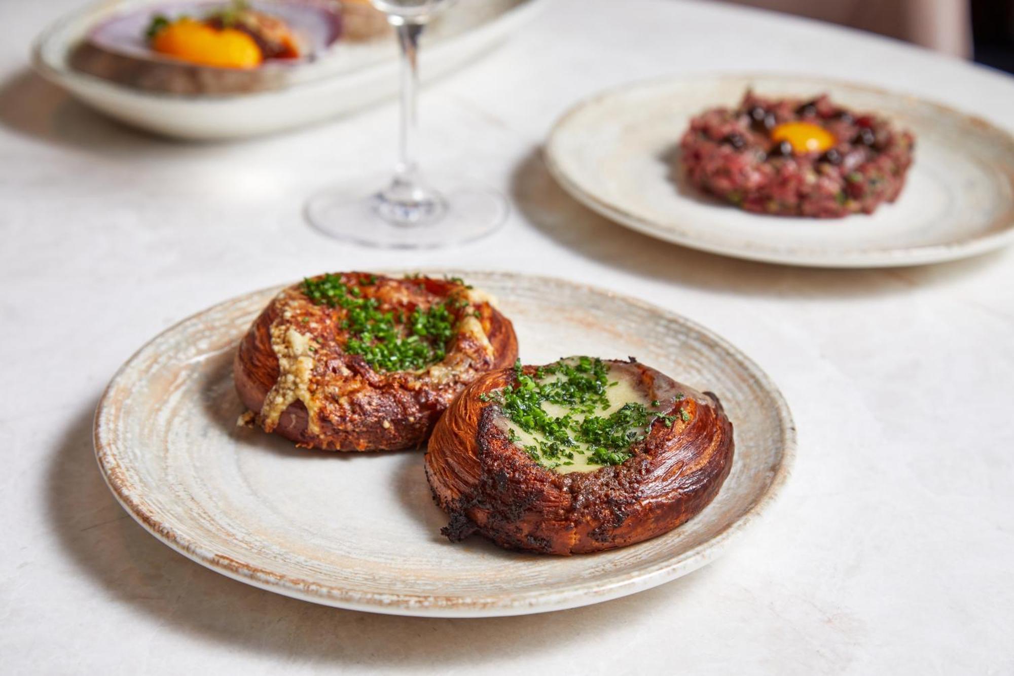 Kimpton Margot Sydney By Ihg Hotel Ngoại thất bức ảnh A baked potato with sour cream and chives