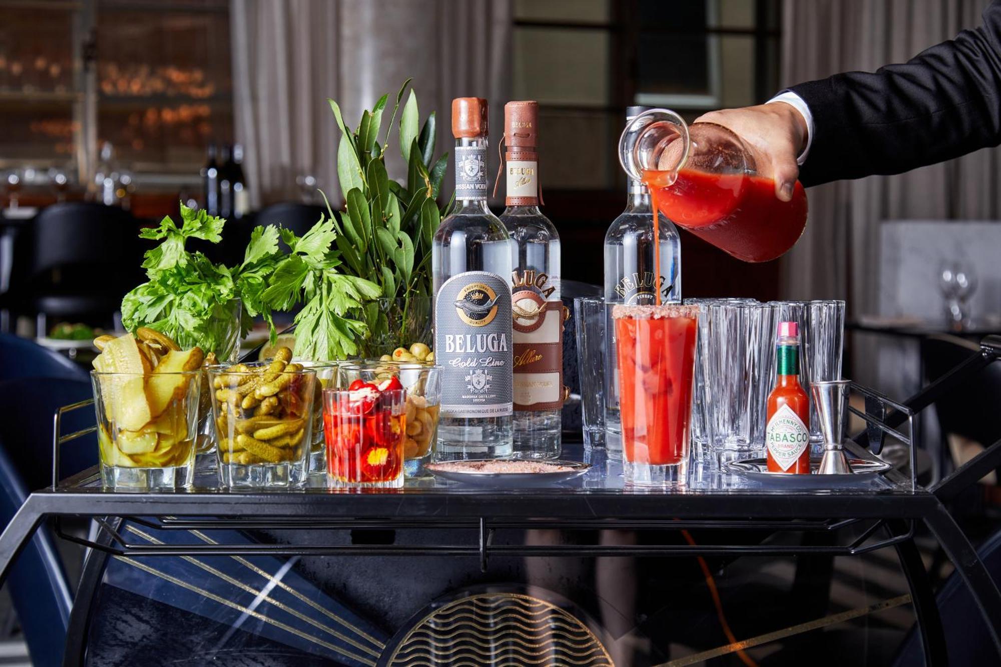 Kimpton Margot Sydney By Ihg Hotel Ngoại thất bức ảnh A Bloody Mary being prepared