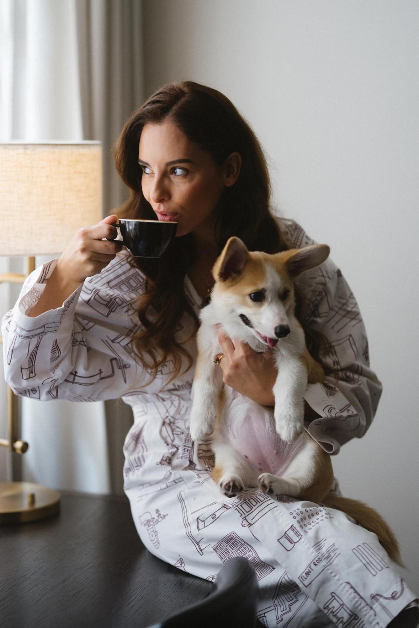 Kimpton Margot Sydney By Ihg Hotel Ngoại thất bức ảnh A woman with her dog
